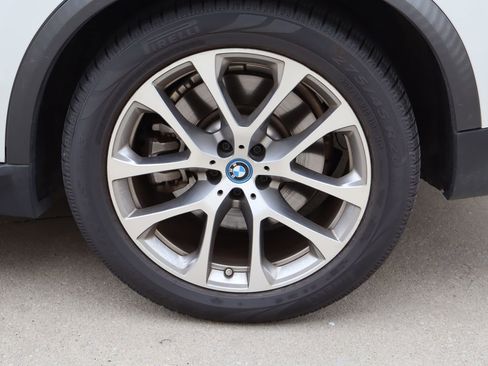 Used 2025 BMW X5 xDrive50e AWD/4WD image 27