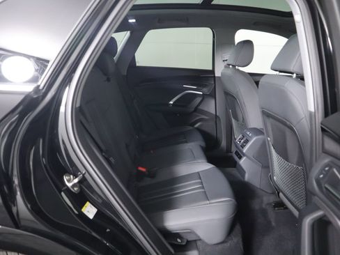 Used 2025 Audi Q5 Premium w/ Convenience Package image 25