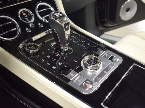 New 2025 Bentley Continental GTC image 34