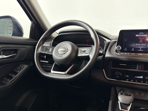 Used 2024 Nissan Rogue SV FWD image 26