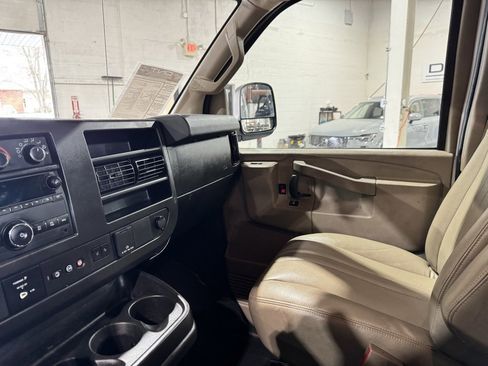 Used 2020 Chevrolet Express 3500 w/ Driver Convenience Package image 8