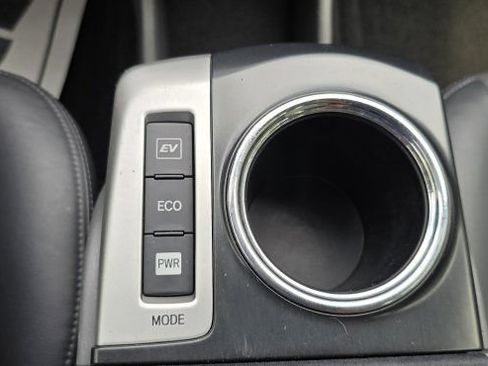 Used 2013 Toyota Prius V Five FWD image 27