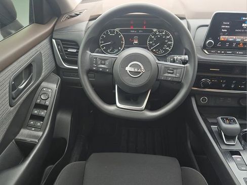 Used 2023 Nissan Rogue S image 18