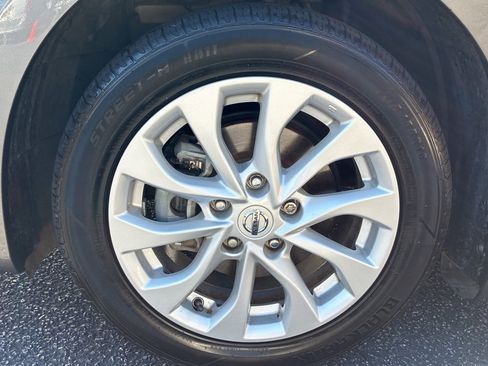 Used 2019 Nissan Sentra SV image 6