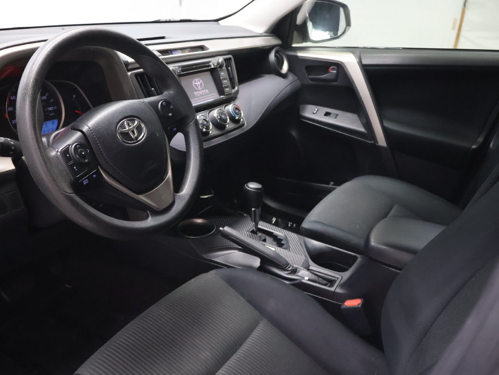 Used 2015 Toyota RAV4 LE FWD image 17