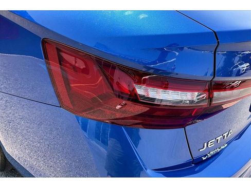 Used 2024 Volkswagen Jetta SE FWD image 32
