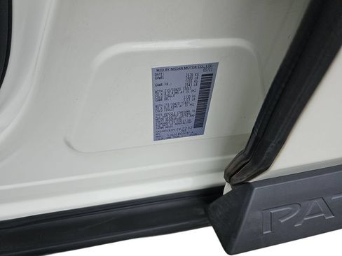 Used 2023 Nissan Pathfinder SL w/ SL Premium Package FWD image 33