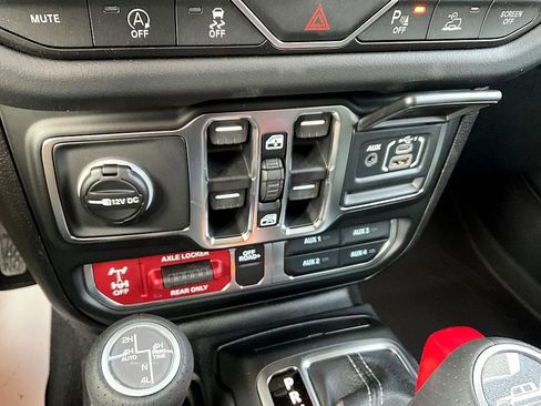 New 2026 Jeep Gladiator Mojave image 21