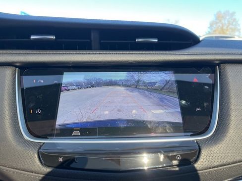 New 2025 Cadillac XT6 Luxury image 25