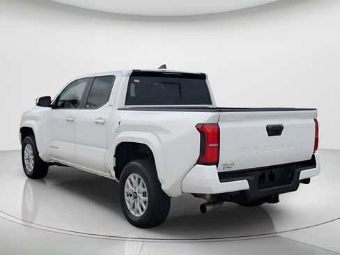 Used 2024 Toyota Tacoma SR5 w/ SR5 Upgrade Package AWD/4WD image 7
