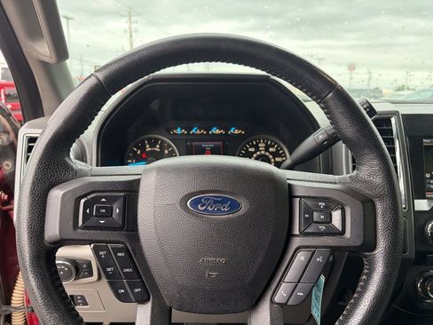 Used 2015 Ford F150 XLT w/ Equipment Group 302A Luxury AWD/4WD image 18