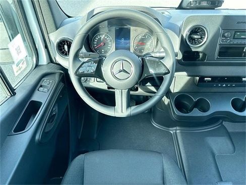 New 2025 Mercedes-Benz Sprinter 2500 image 3