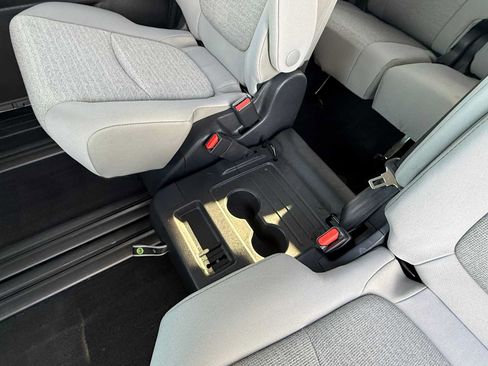 Certified 2026 Toyota Sienna LE AWD/4WD image 17
