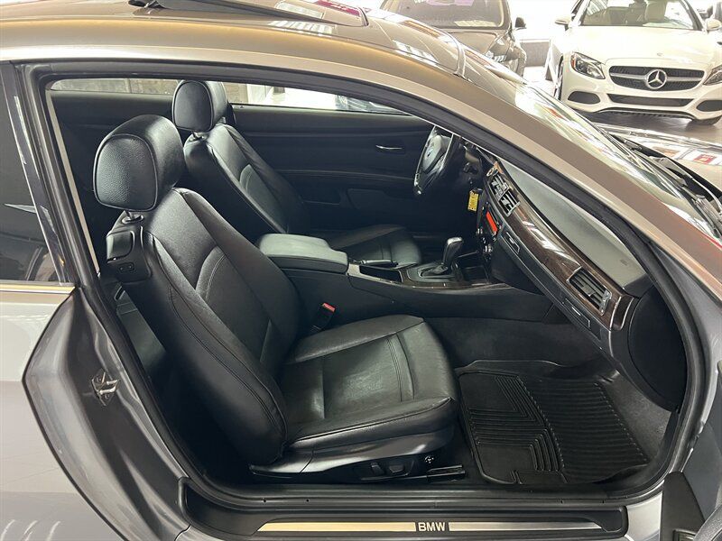 Used 2011 BMW 328i xDrive Coupe AWD/4WD image 24