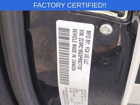 Certified 2023 Chrysler Pacifica Touring-L FWD image 36
