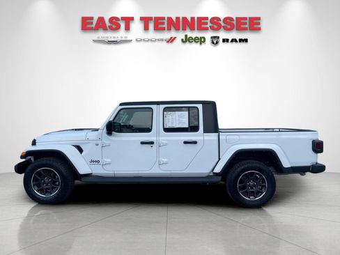 Used 2023 Jeep Gladiator Overland w/ Cold Weather Group AWD/4WD image 6