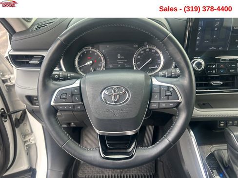 Used 2022 Toyota Highlander Platinum AWD/4WD image 13