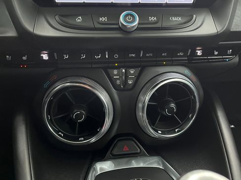 Used 2018 Chevrolet Camaro SS image 27