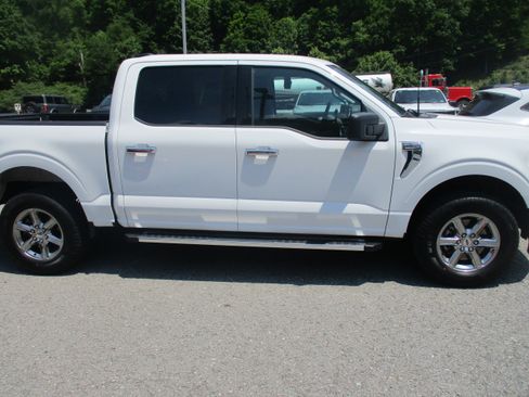 Used 2025 Ford F150 XLT w/ Equipment Group 301A Standard AWD/4WD image 3
