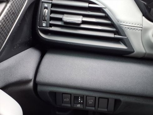 Used 2025 Subaru Outback Premium image 14