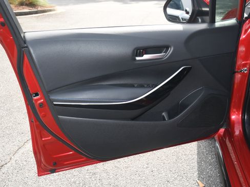 Used 2021 Toyota Corolla XSE image 9