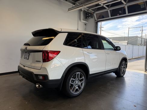 Used 2023 Honda Passport EX-L image 3