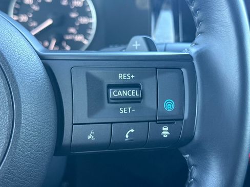 Used 2025 Nissan Pathfinder SV image 27