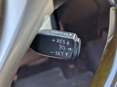Used 2014 Lexus ES 350 w/ Luxury Package FWD image 23