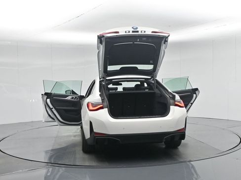 Used 2025 BMW i4 eDrive40 image 38