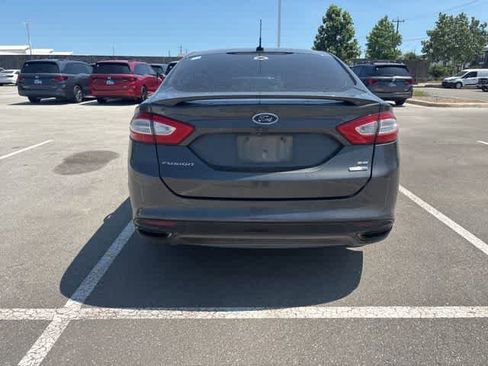 Used 2016 Ford Fusion SE AWD/4WD image 4