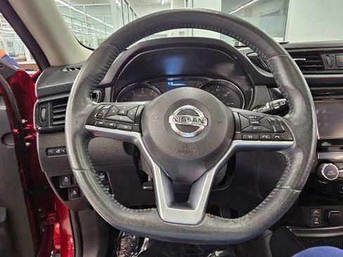 Used 2017 Nissan Rogue SV AWD/4WD image 11