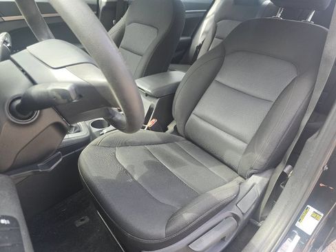 Used 2018 Hyundai Elantra SE FWD image 19