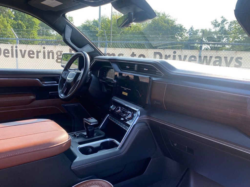 Used 2024 GMC Sierra 1500 Denali Ultimate AWD/4WD image 23