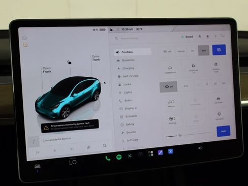 Used 2022 Tesla Model Y Long Range AWD/4WD image 27