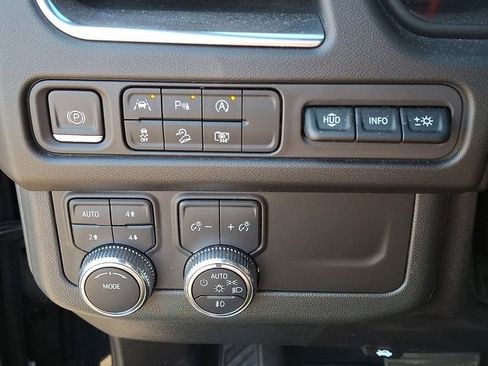 Used 2024 GMC Yukon AT4 w/ Technology Package AWD/4WD image 22
