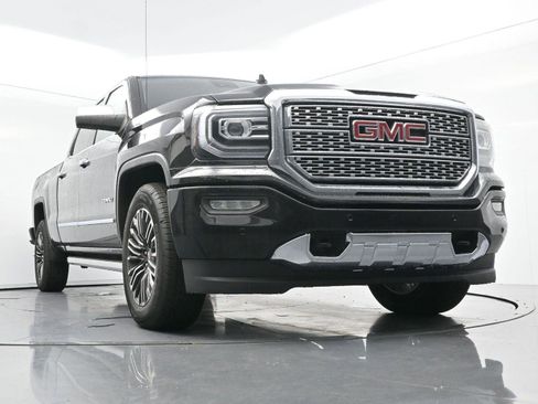 Used 2017 GMC Sierra 1500 Denali w/ Denali Ultimate Package AWD/4WD image 45