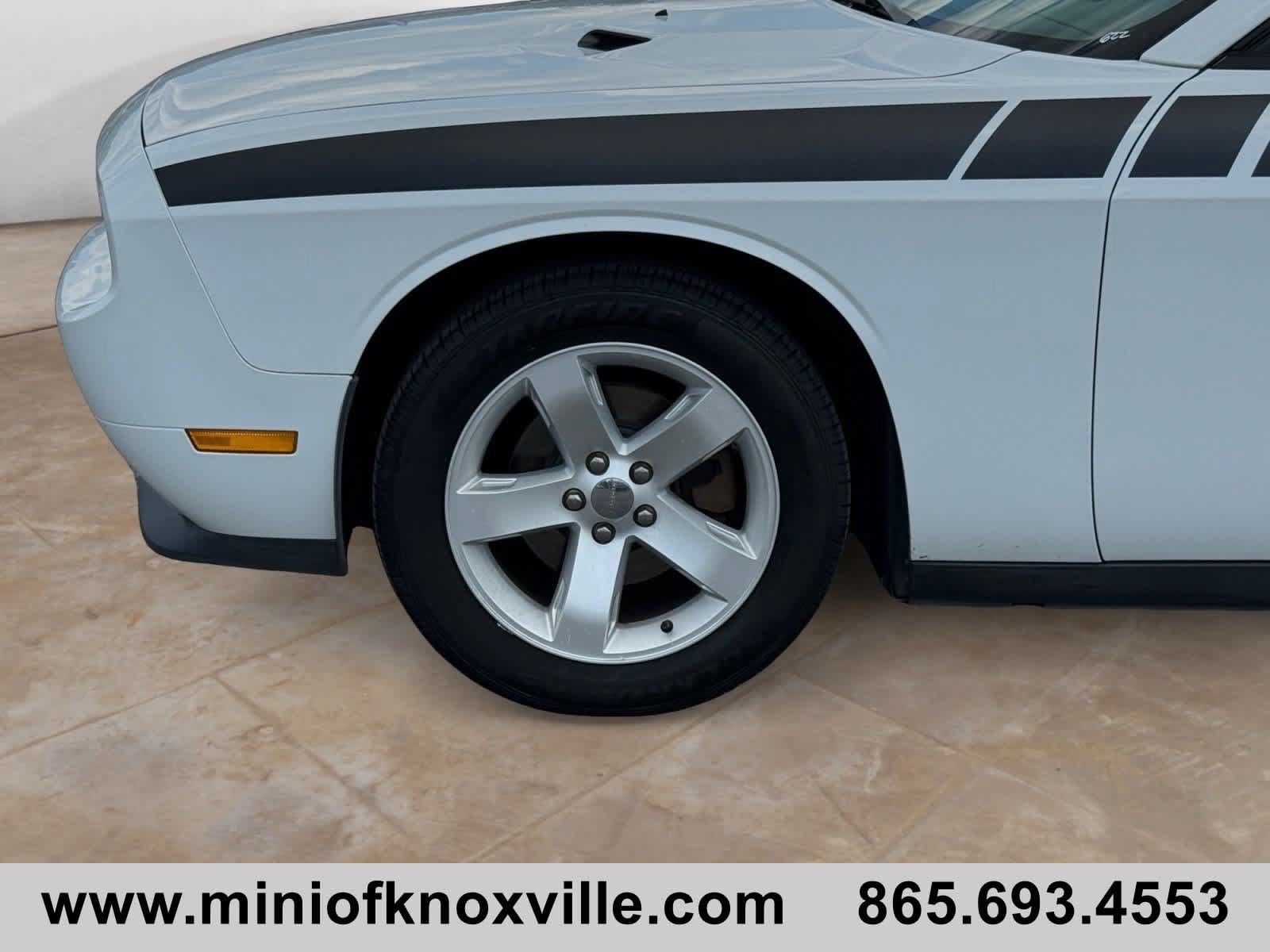 Used 2011 Dodge Challenger RWD image 9