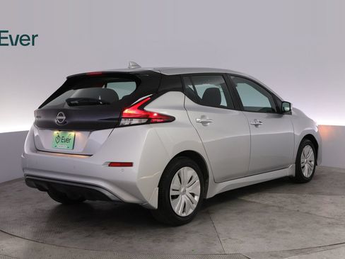 Used 2025 Nissan Leaf S FWD image 3