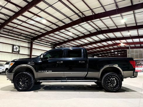 Used 2019 Nissan Titan Platinum Reserve w/ Platinum Utility Package image 8
