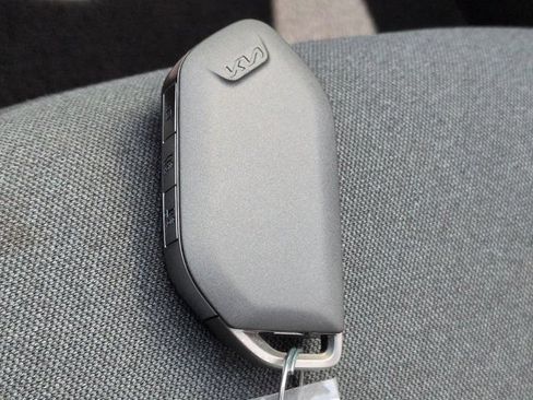 Used 2025 Kia K4 FWD image 26
