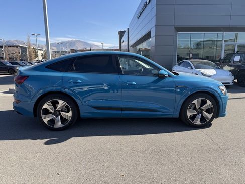 Used 2021 Audi e-tron Prestige w/ Prestige Package image 8