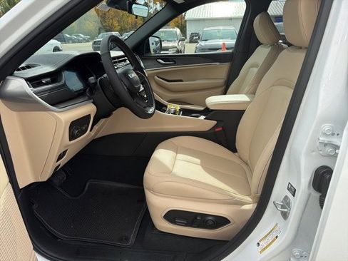 New 2025 Jeep Grand Cherokee Limited w/ Trailer Tow Package image 10