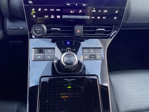 Used 2023 Toyota bZ4X AWD image 16