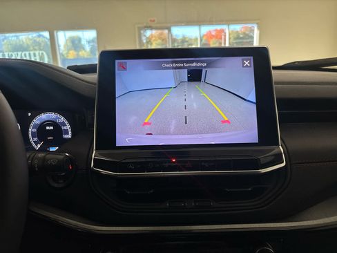 Used 2024 Jeep Compass Trailhawk w/ Trailhawk Elite Group image 35