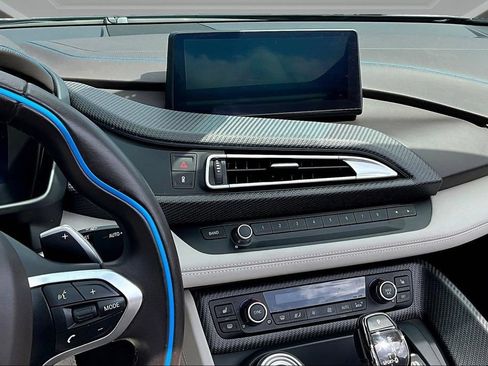 Used 2019 BMW i8 Roadster AWD/4WD image 9
