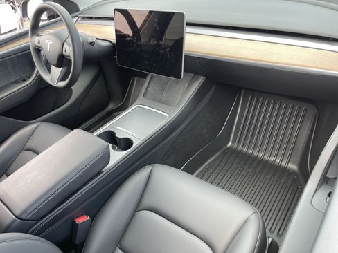 Used 2023 Tesla Model Y Long Range AWD/4WD image 13