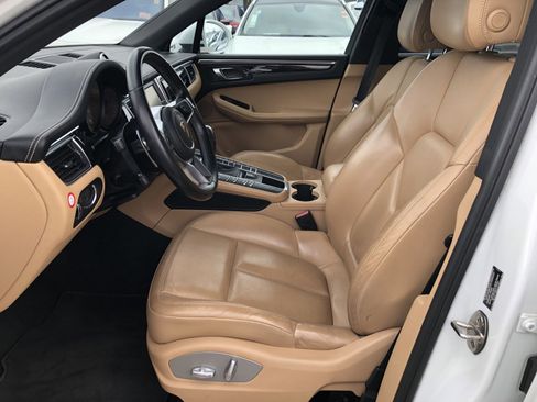 Used 2016 Porsche Macan S image 12