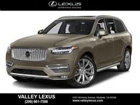 Used 2016 Volvo XC90 T6 Momentum w/ Momentum Plus Package AWD/4WD image 3