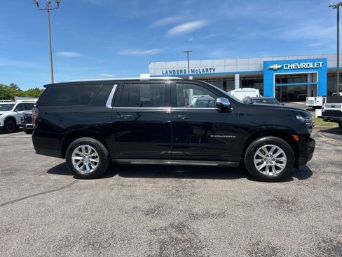 Used 2024 Chevrolet Suburban Premier AWD/4WD image 2
