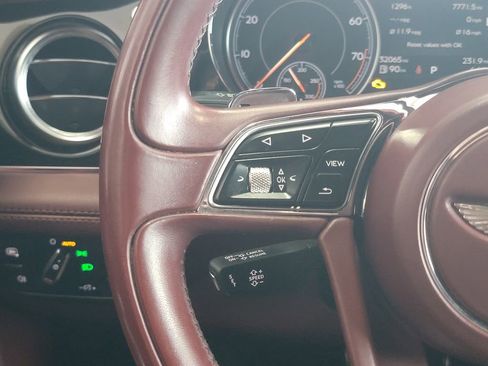 Used 2020 Bentley Bentayga image 40